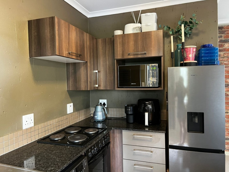 2 Bedroom Property for Sale in Van Der Hoff Park North West